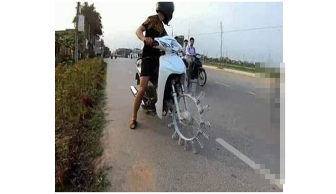 Modifikasi Motor Diluar Akal ini Bikin Geleng-Geleng Kepala